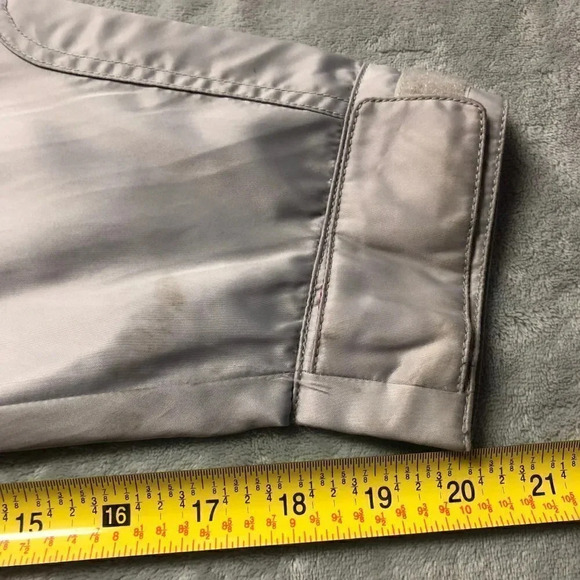Wrangler Silver Water Resistant Light Jacket Size Medium - Picture 12 of 14